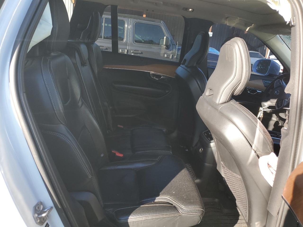 2019 VOLVO XC90