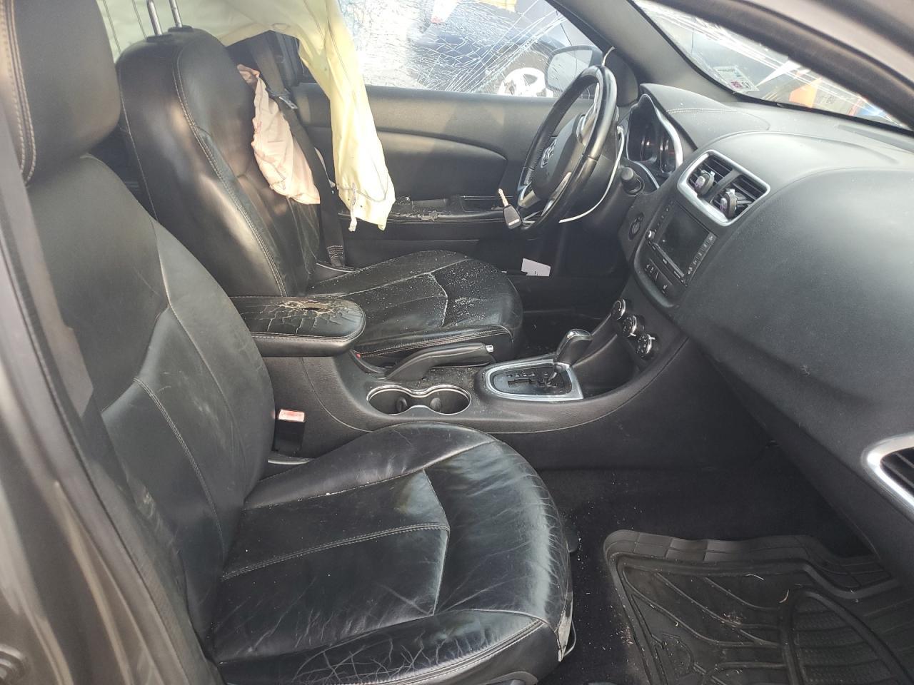 2013 DODGE Avenger