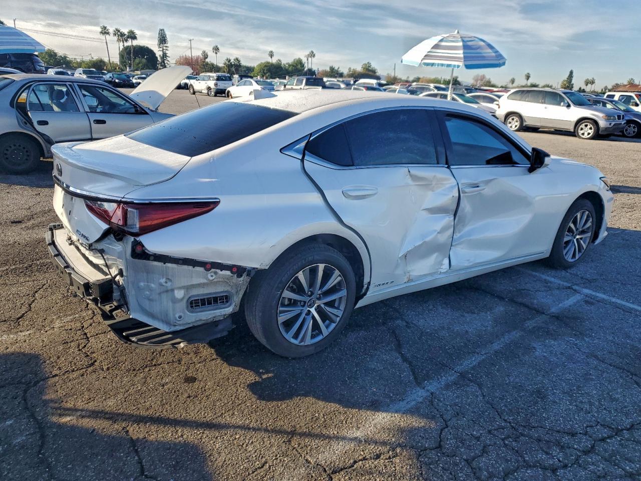 2021 LEXUS ES 300H