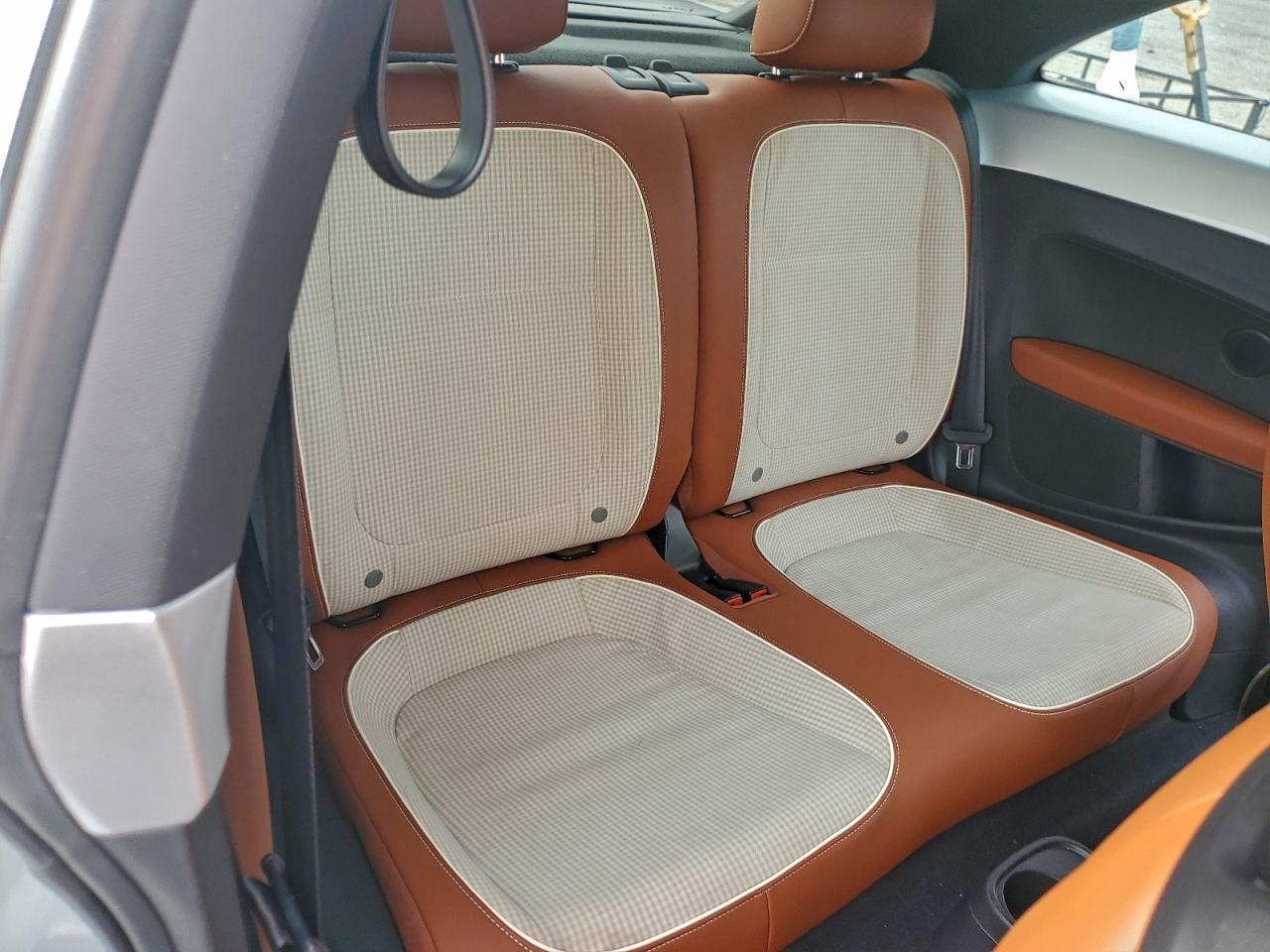 2015 VOLKSWAGEN Beetle