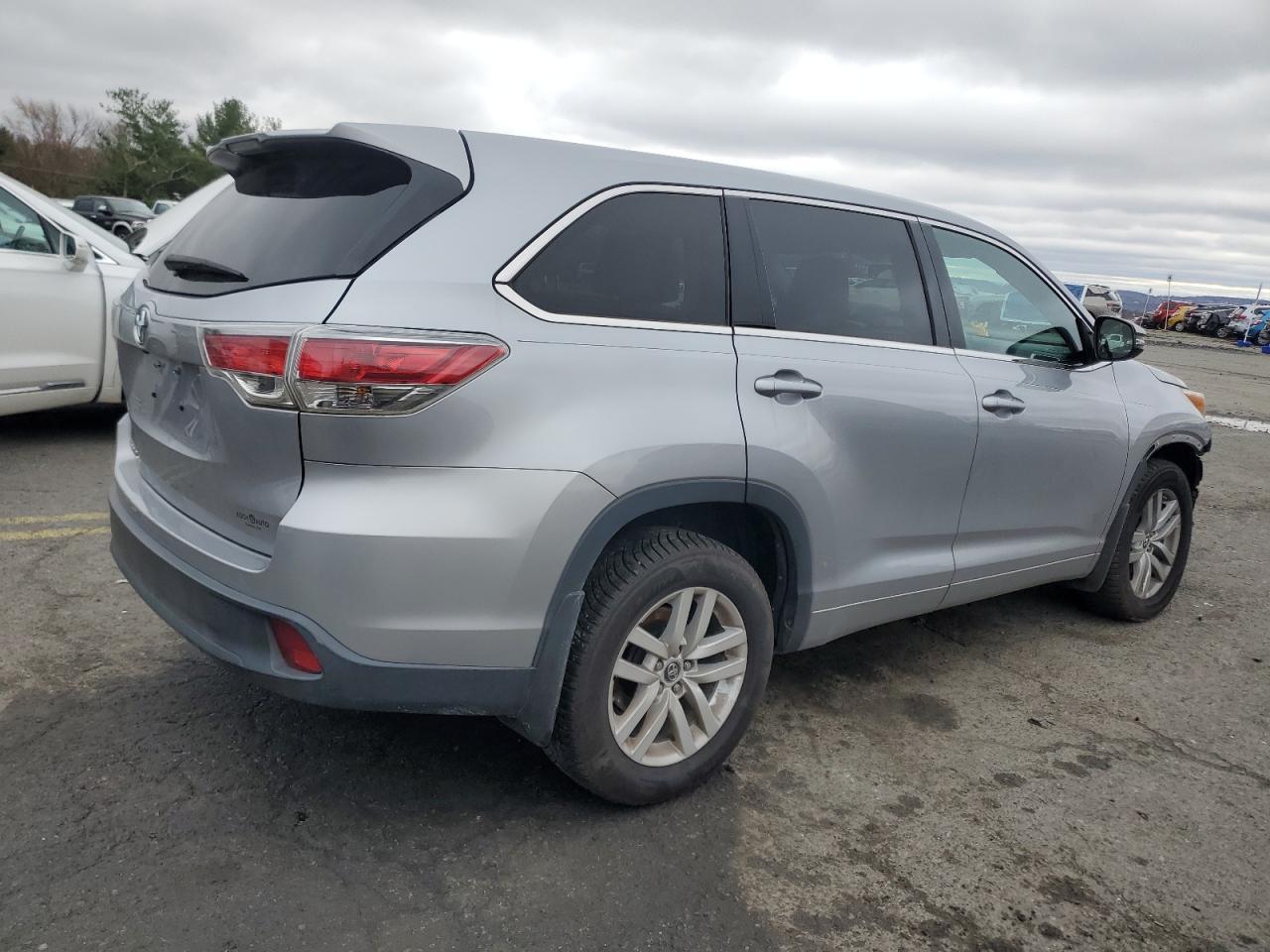 2016 TOYOTA HIGHLANDER