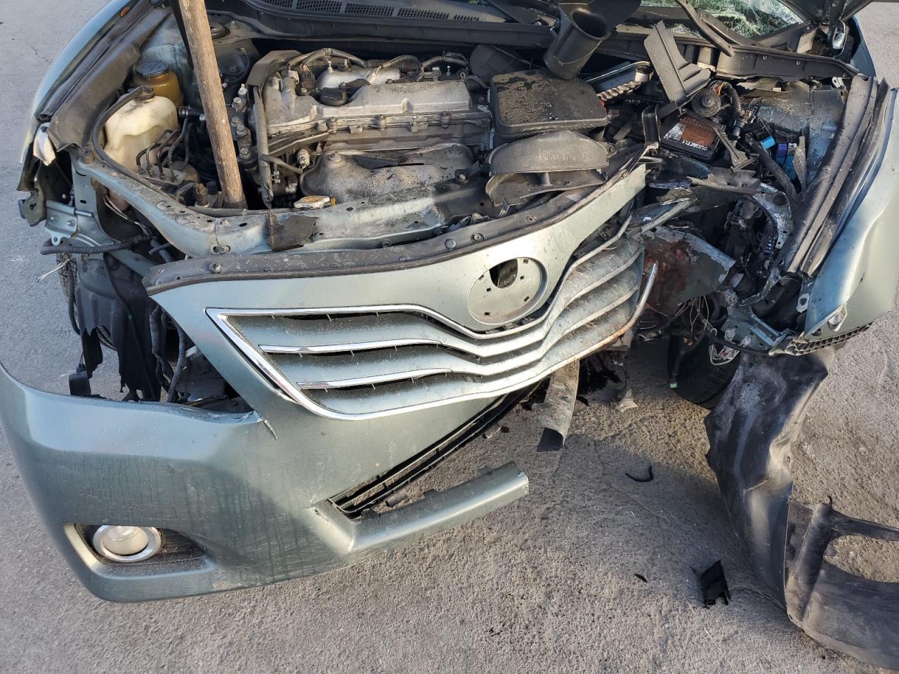 2011 TOYOTA CAMRY