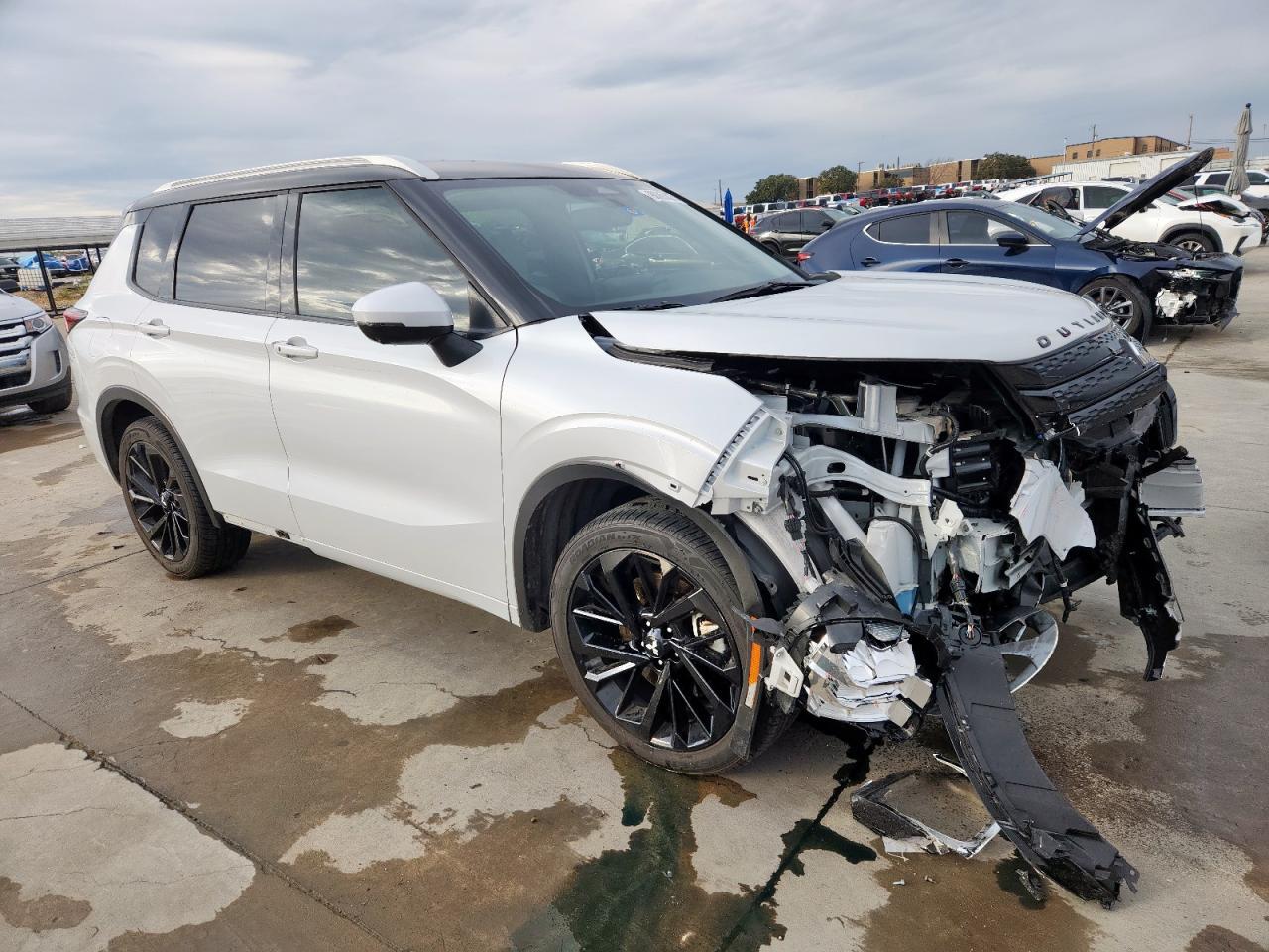 2023 MITSUBISHI outlander
