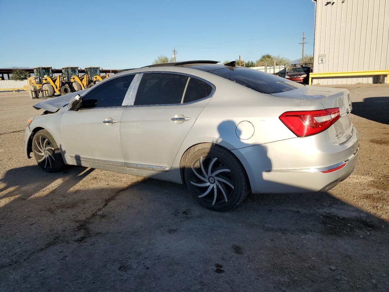 2016 KIA Cadenza