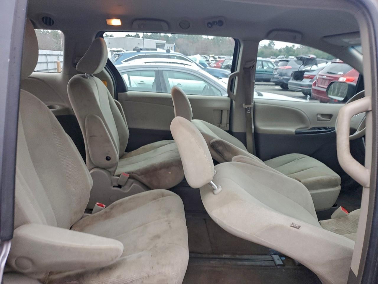 2012 TOYOTA SIENNA
