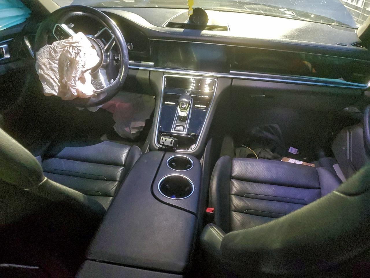 2017 PORSCHE Panamera