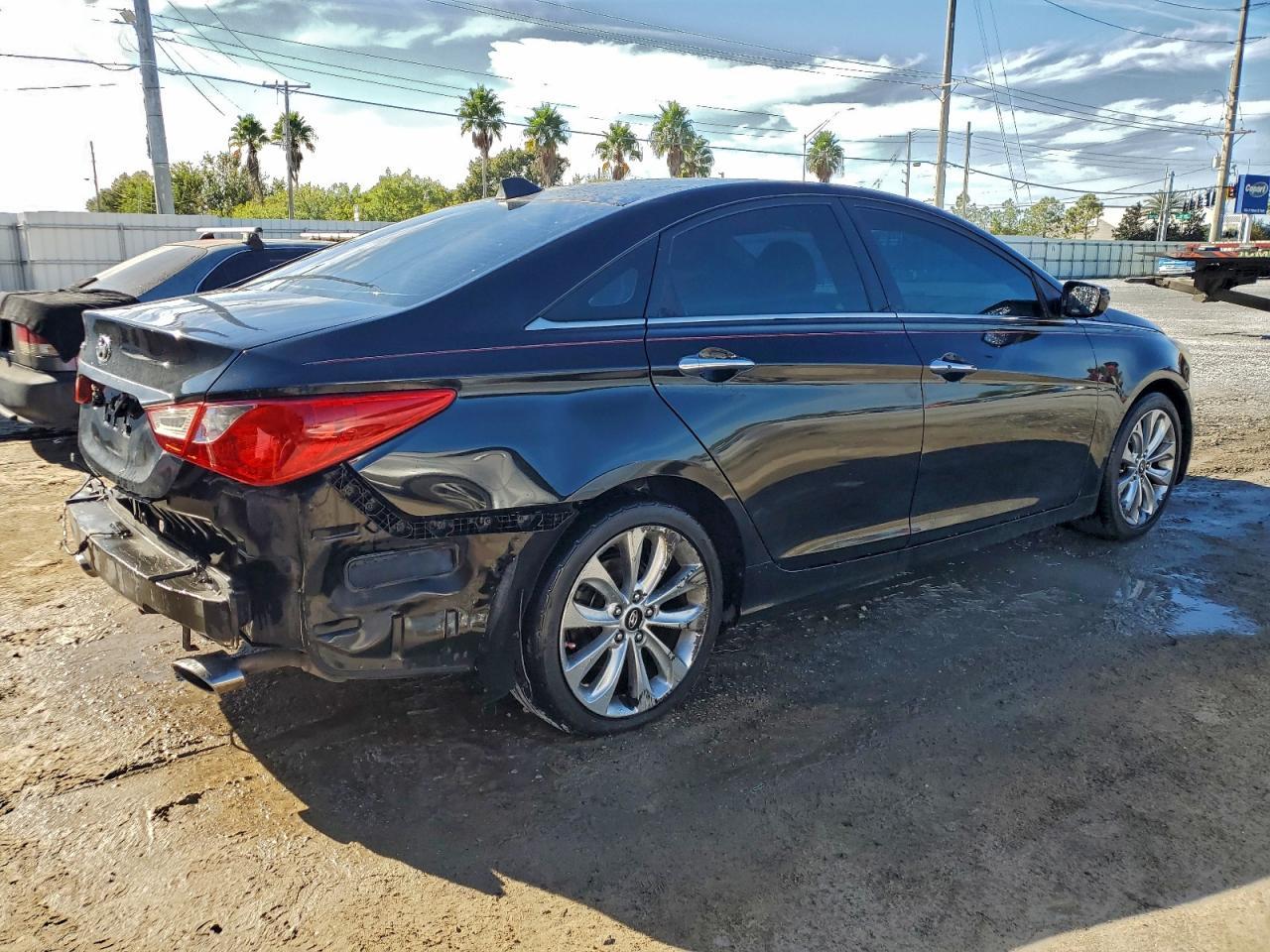2011 HYUNDAI SONATA