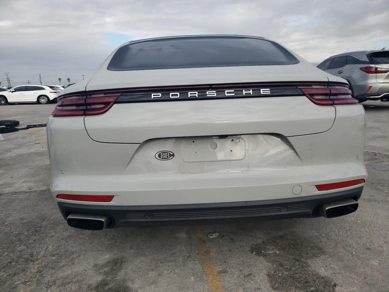 2018 PORSCHE Panamera
