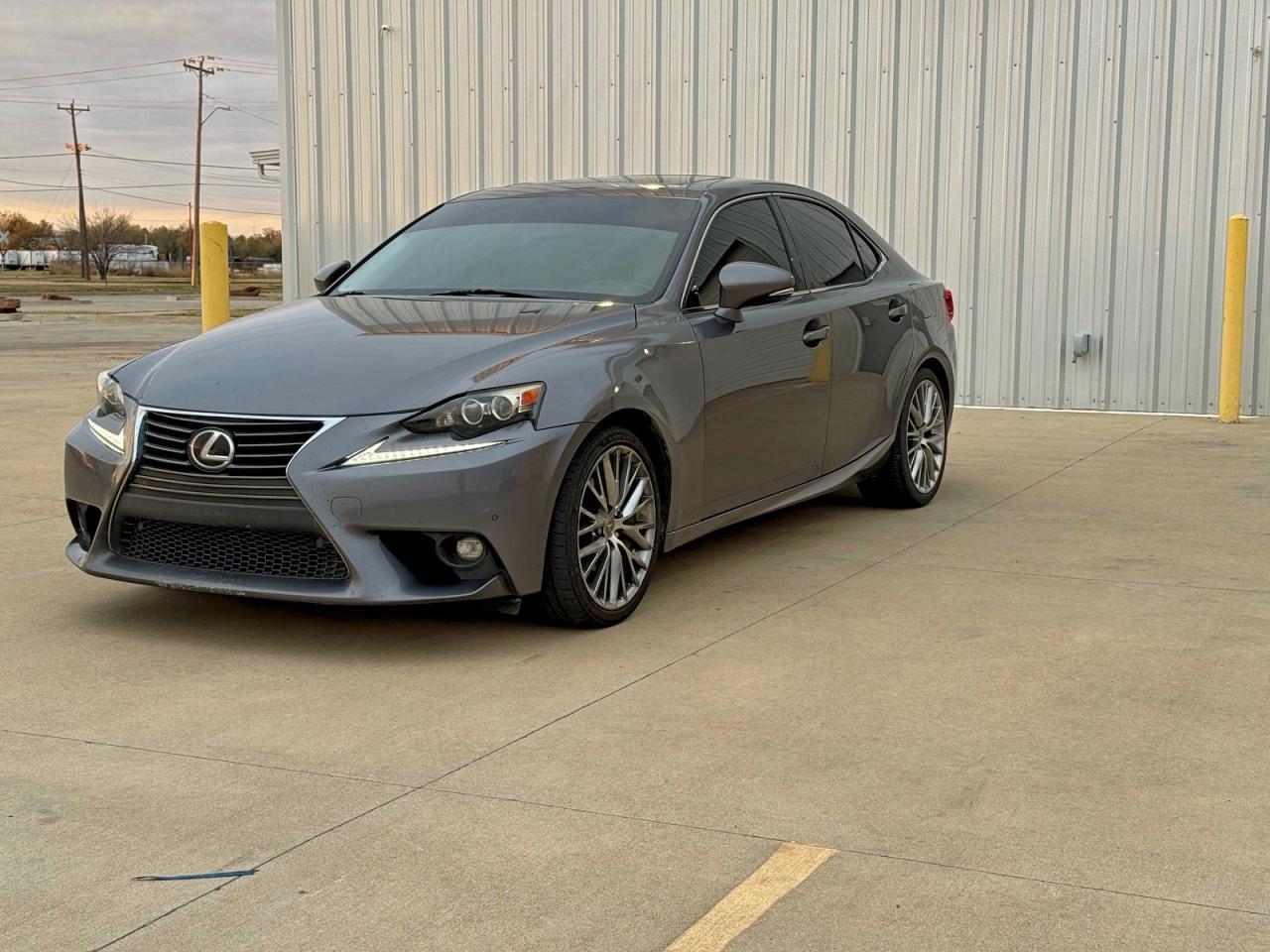 2016 LEXUS IS 200t