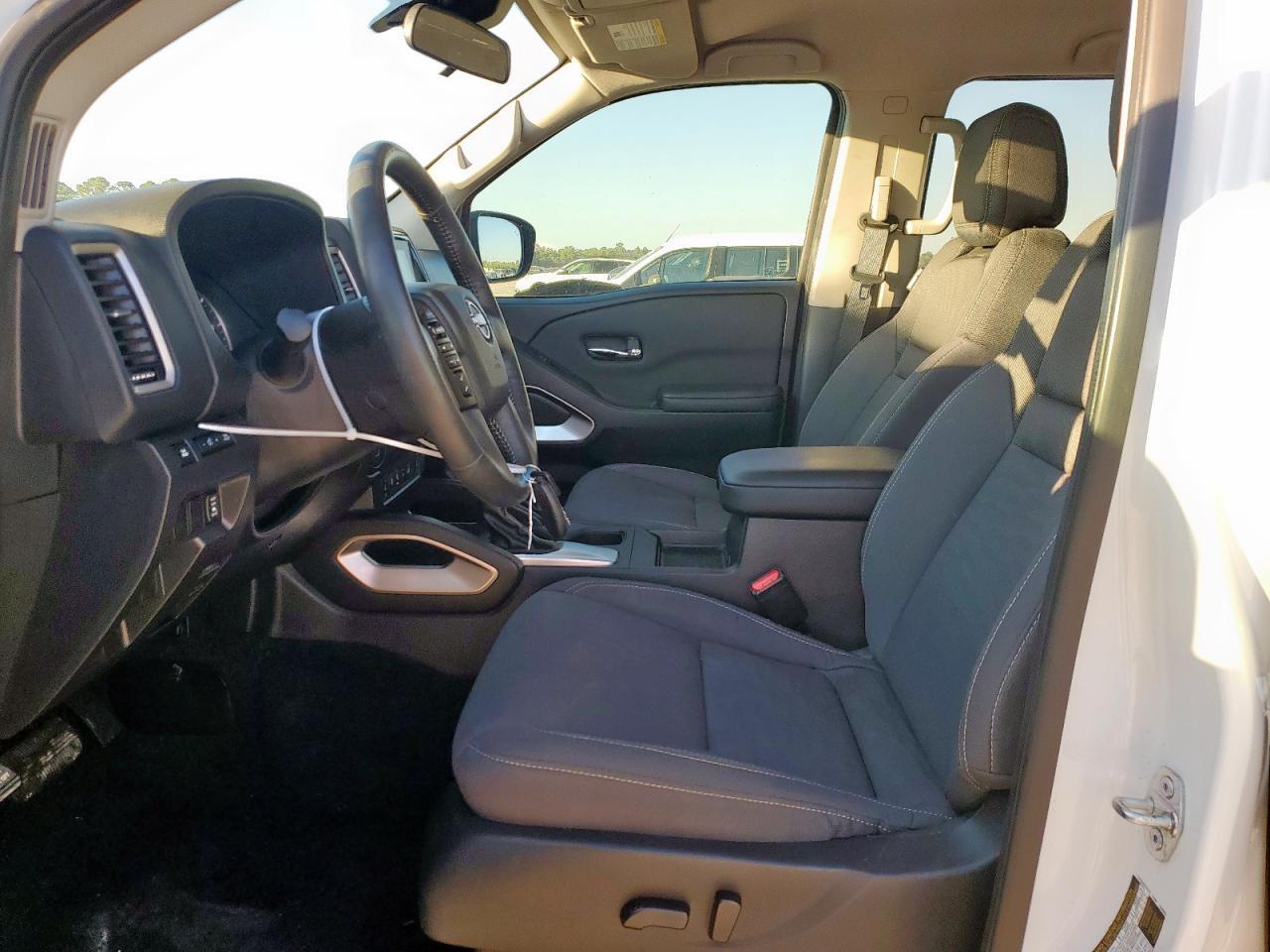 2024 NISSAN Frontier
