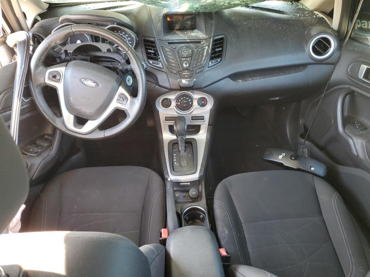2016 FORD Fiesta