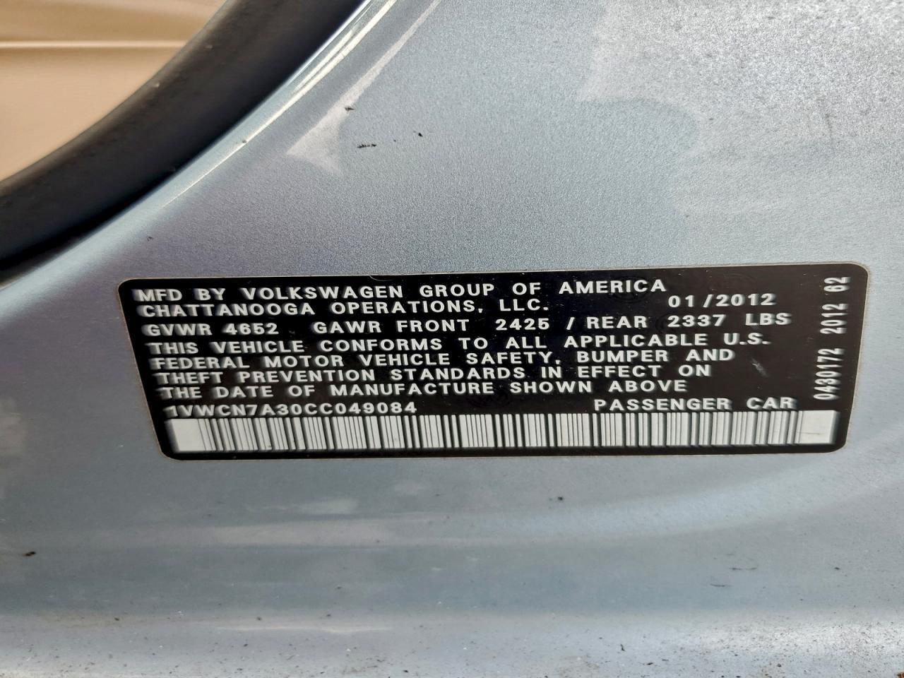 2012 VOLKSWAGEN Passat