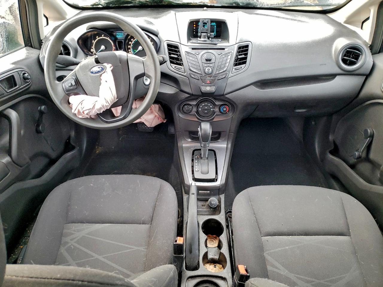 2015 FORD Fiesta