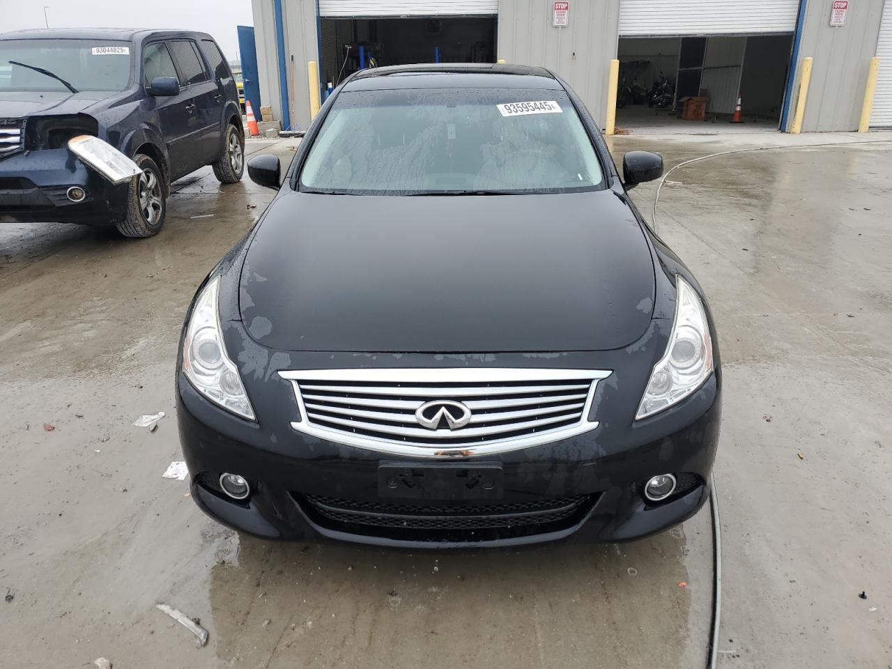 2012 INFINITI G37