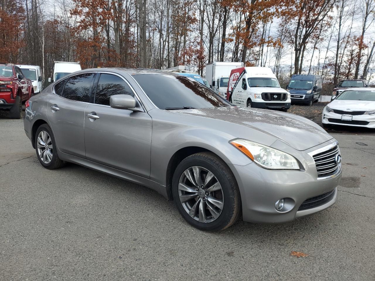 2013 INFINITI M37