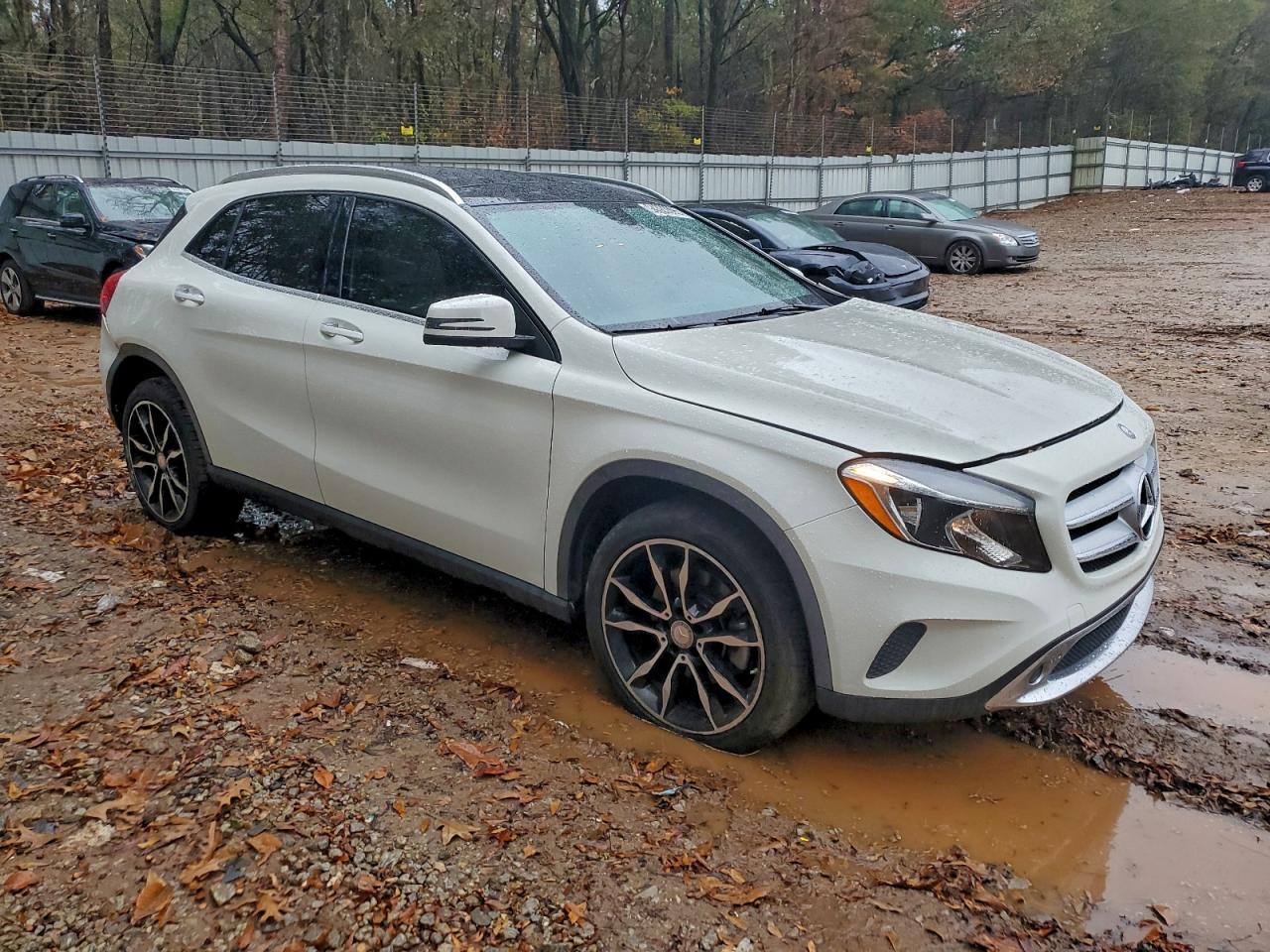 2017 MERCEDES-BENZ GLA-Class
