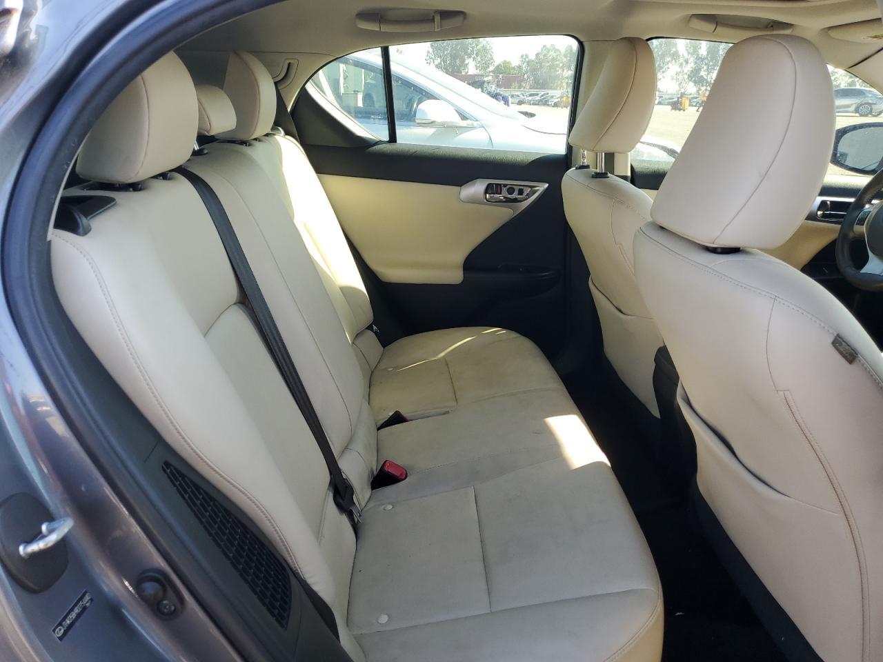 2013 LEXUS CT 200