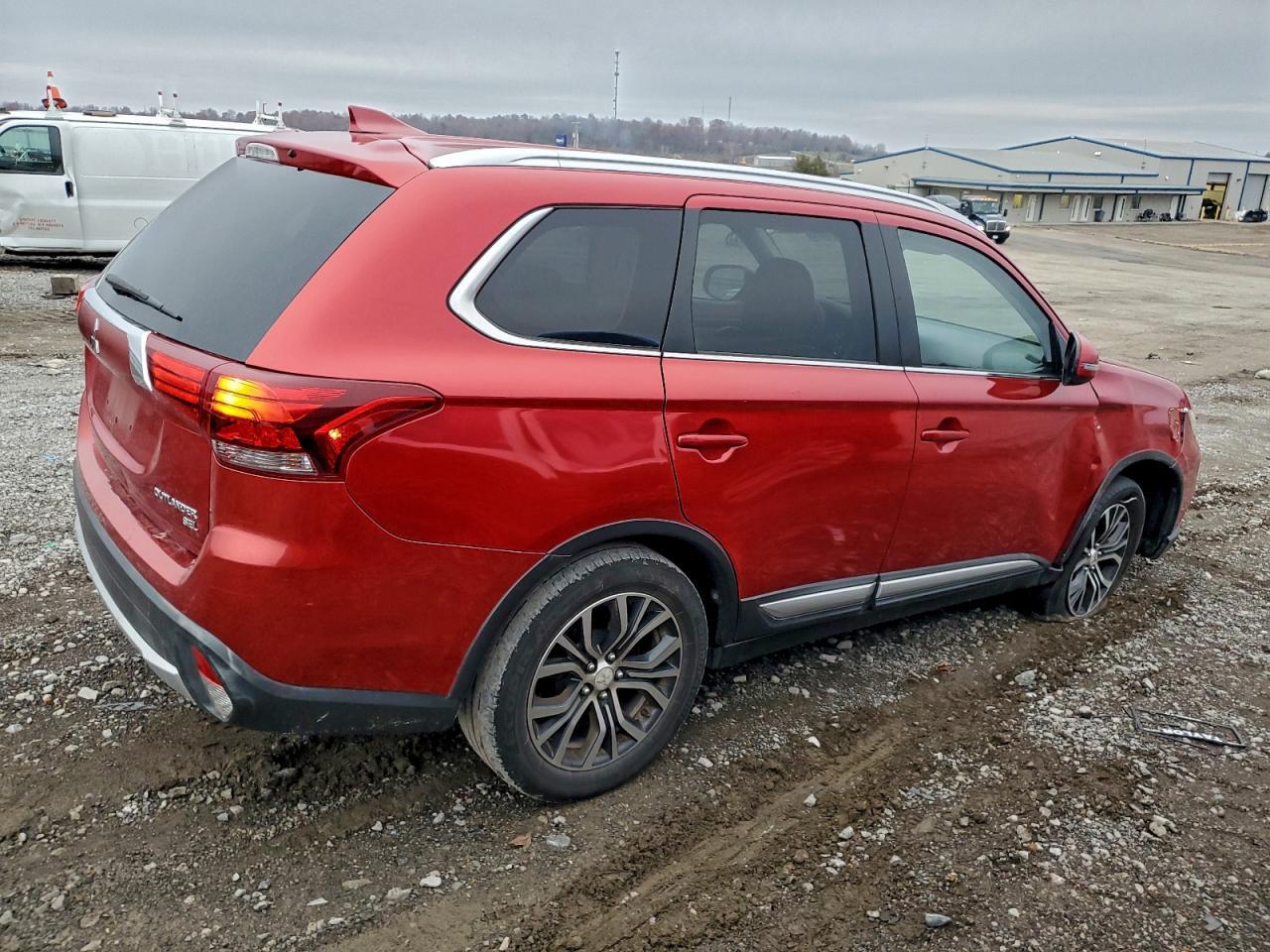 2018 MITSUBISHI outlander