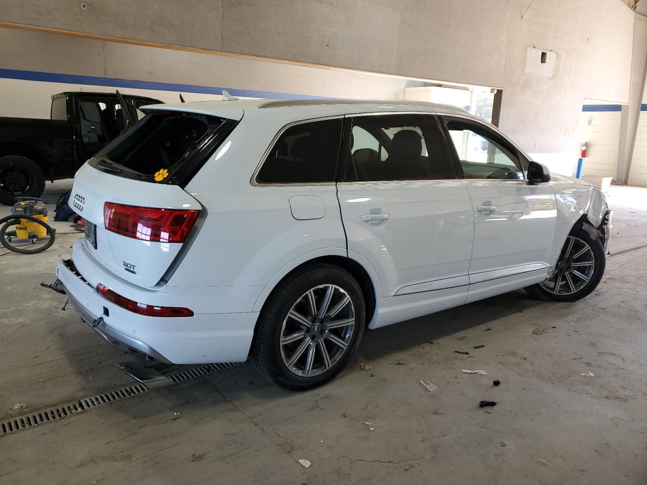 2017 AUDI Q7