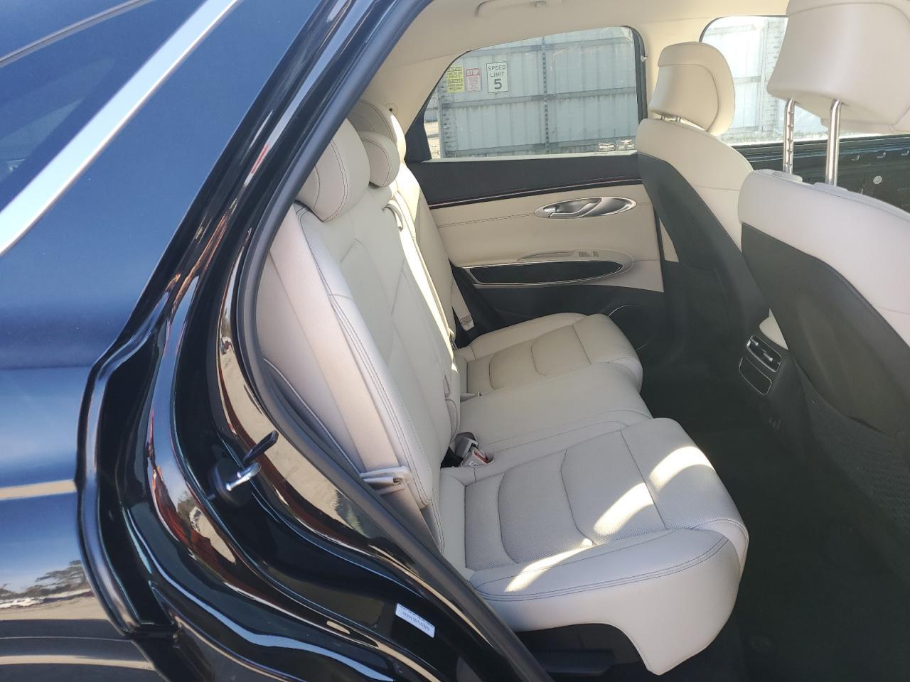 2026 GENESIS GV70