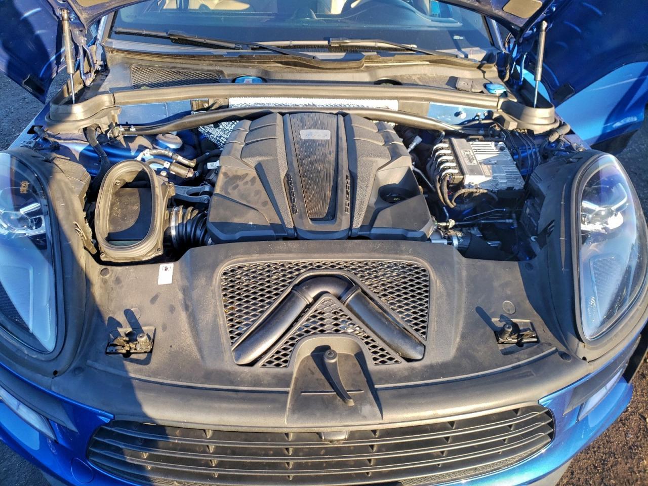 2020 PORSCHE Macan