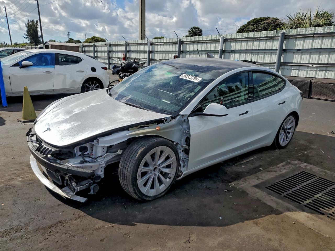 2022 TESLA MODEL 3