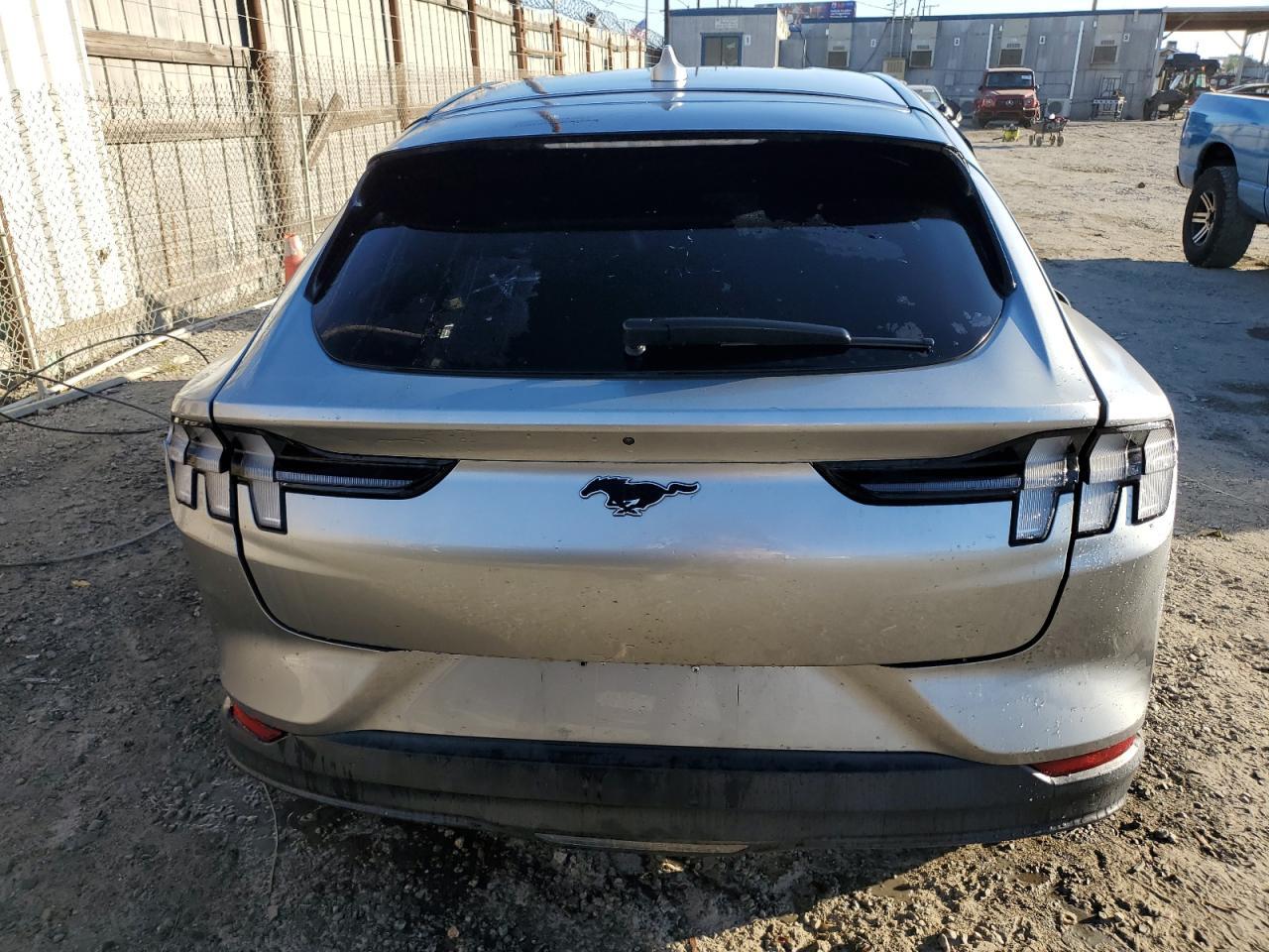 2021 FORD Mustang Mach-E