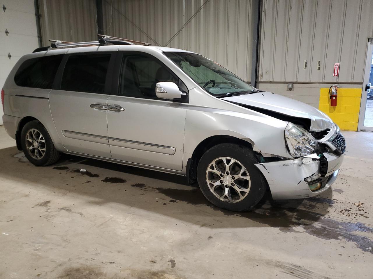 2014 KIA SEDONA