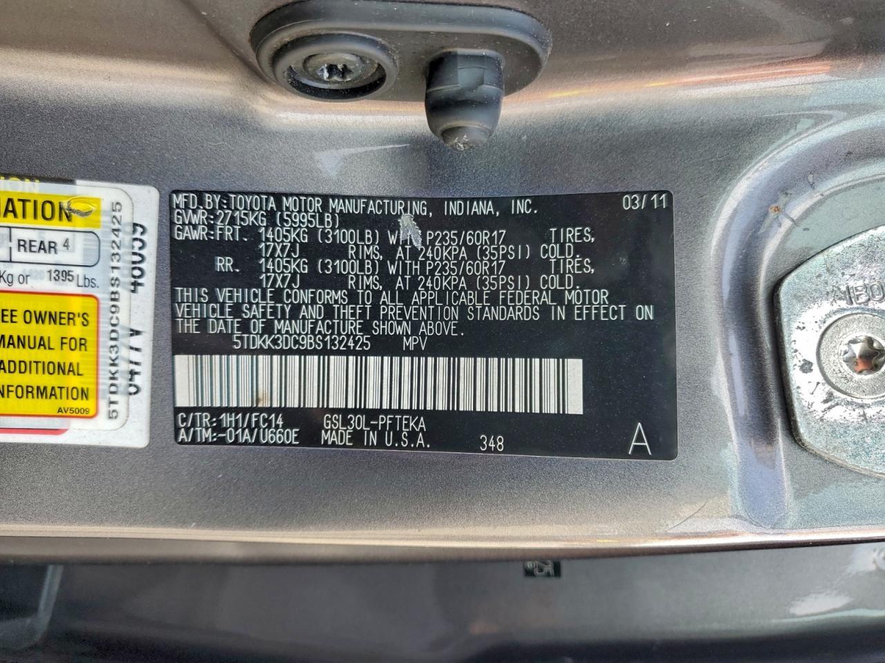 2011 TOYOTA SIENNA