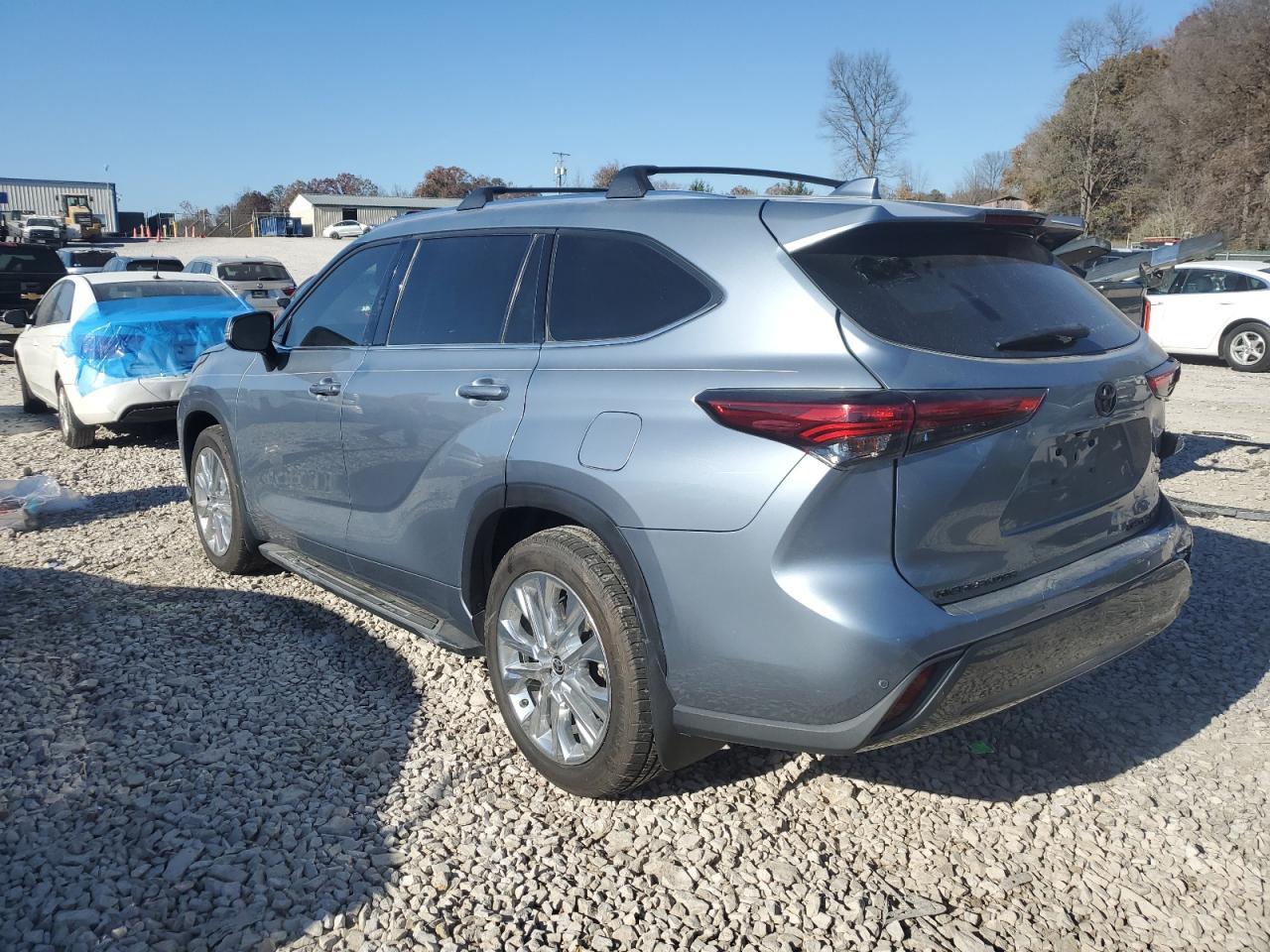 2019 NISSAN KICKS