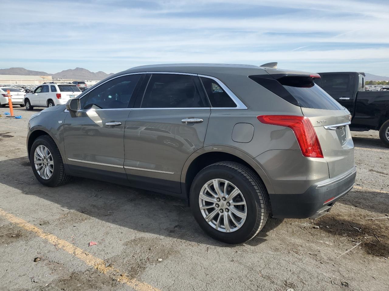 2017 CADILLAC XT5