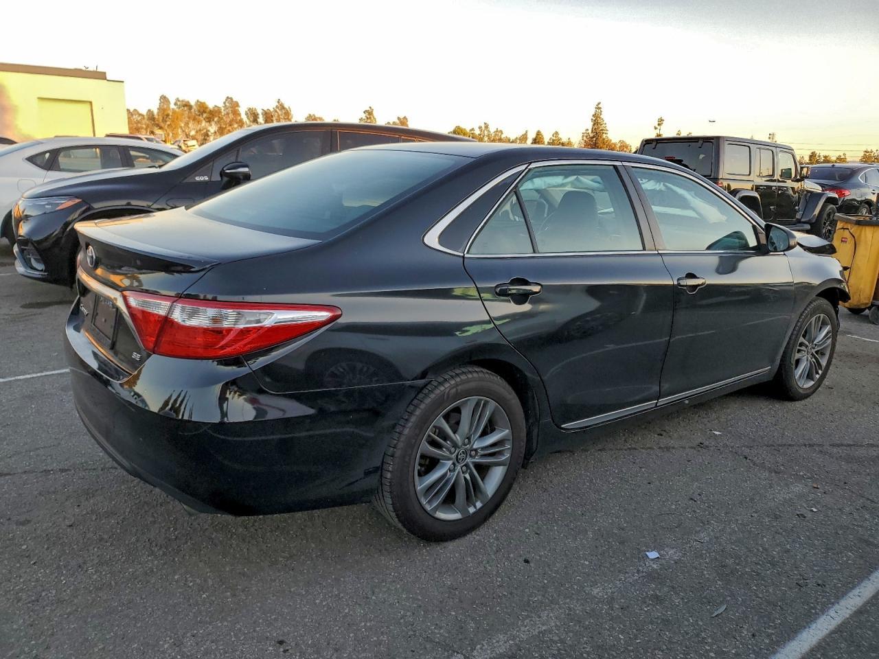 2017 TOYOTA CAMRY