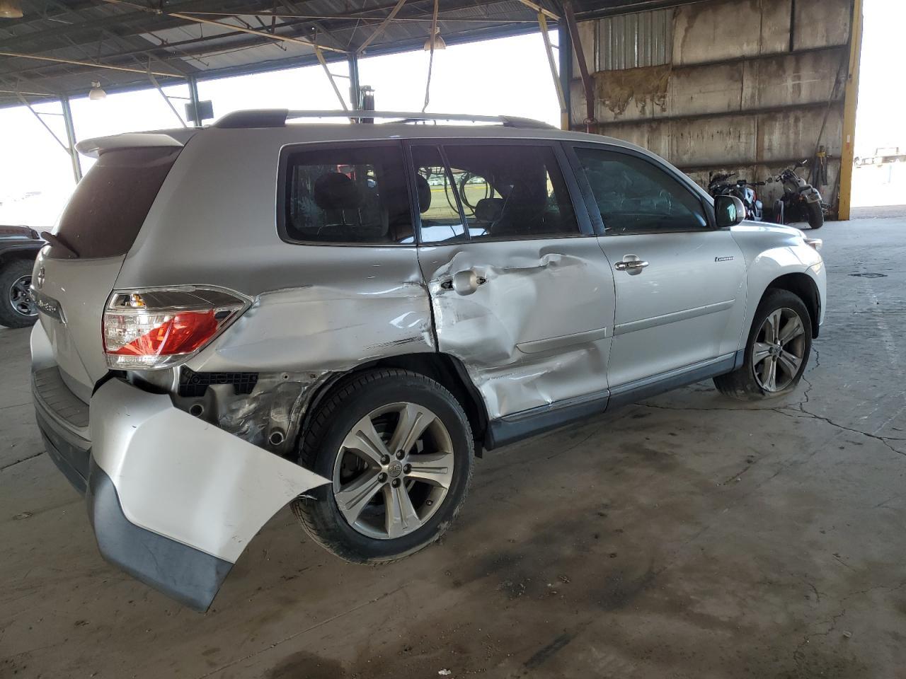 2013 TOYOTA HIGHLANDER