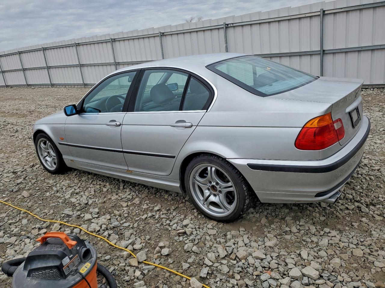 2001 BMW 3 SERIES