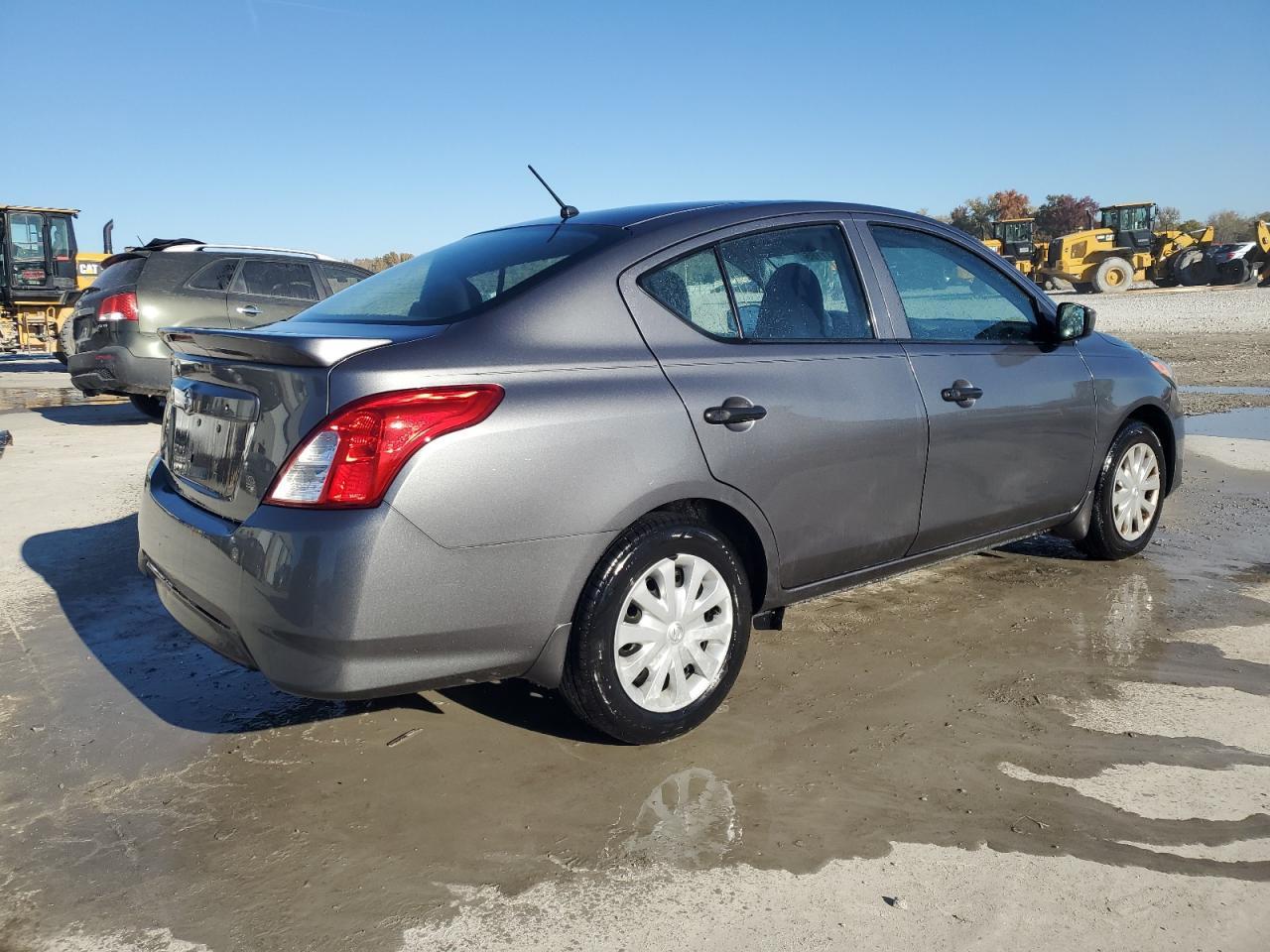 2017 NISSAN VERSA
