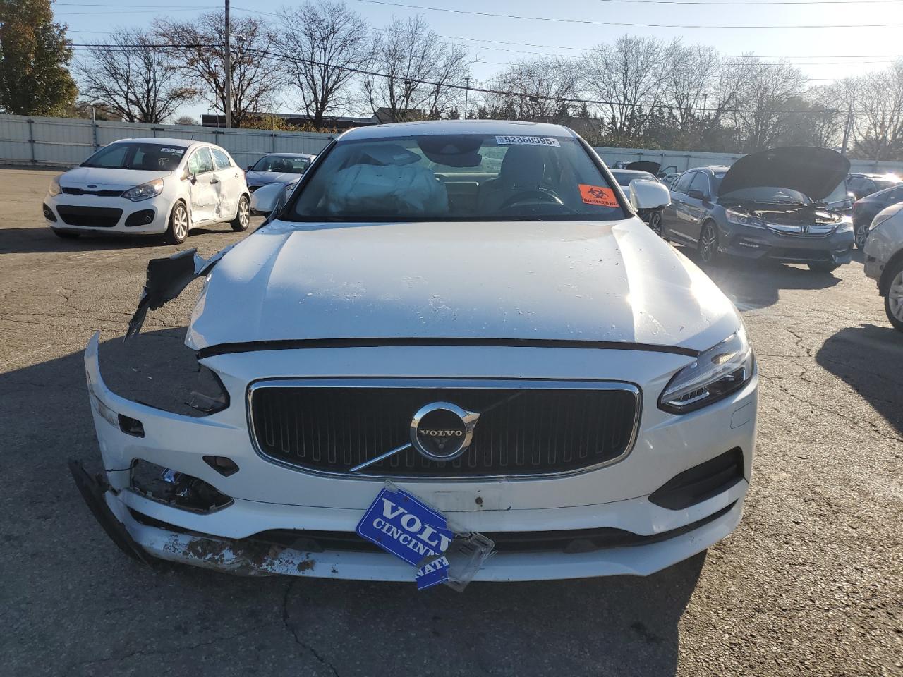 2017 VOLVO S90