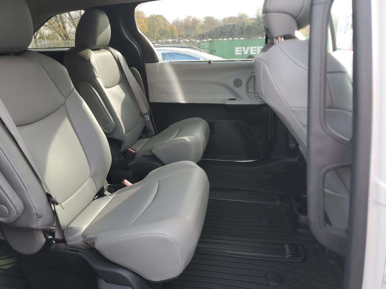 2025 TOYOTA SIENNA