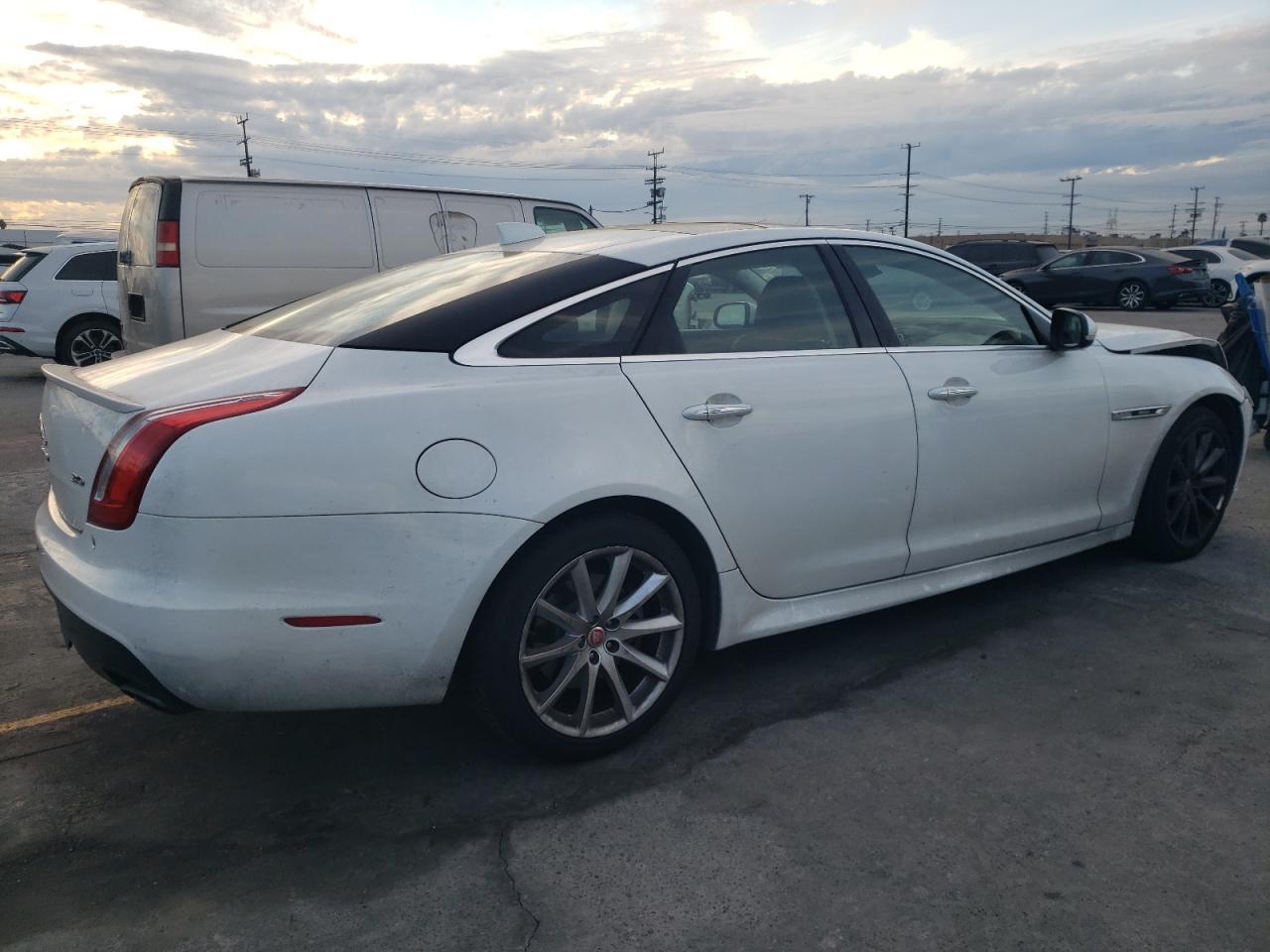 2016 JAGUAR Xj-Series