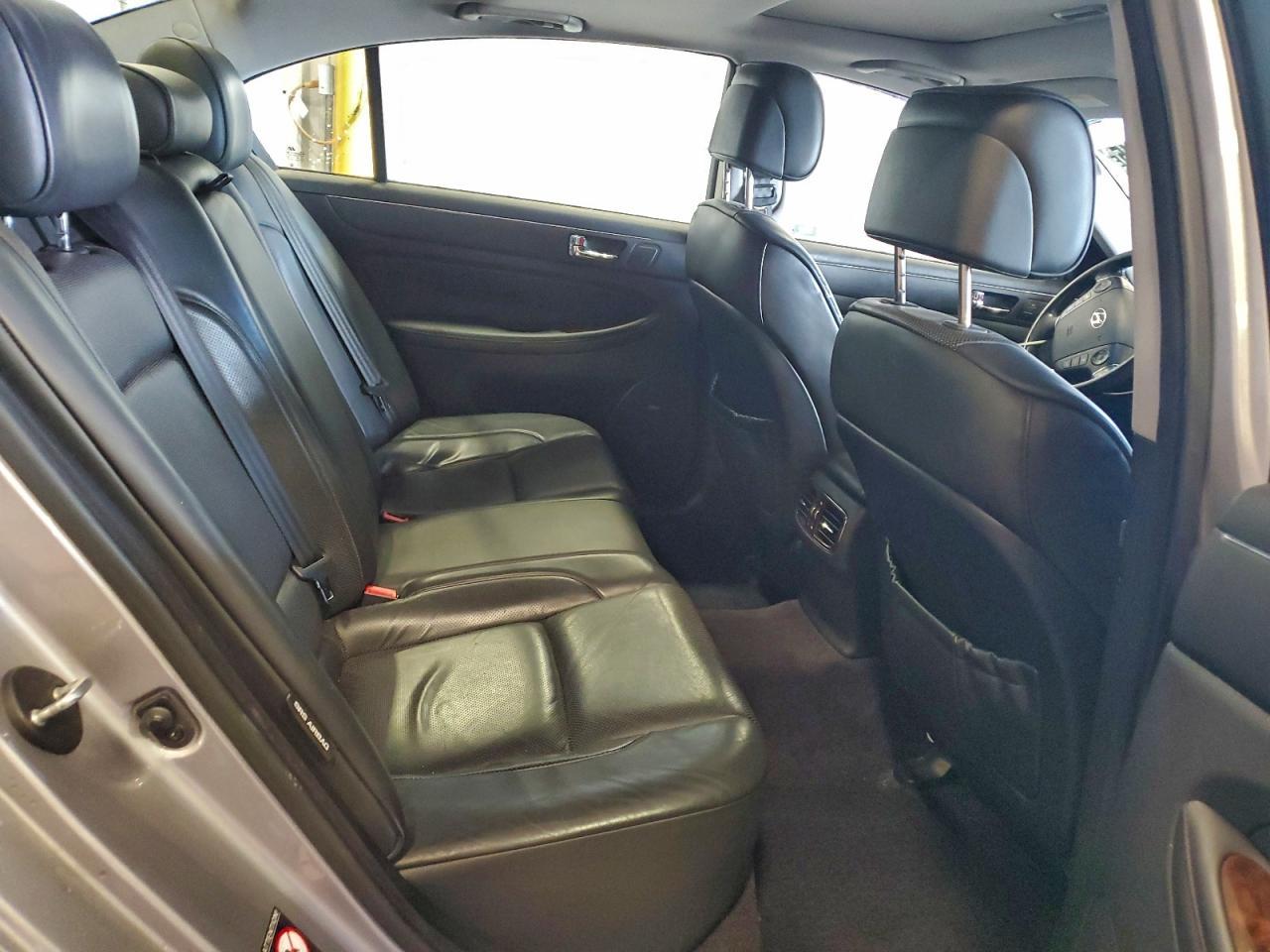 2010 HYUNDAI GENESIS