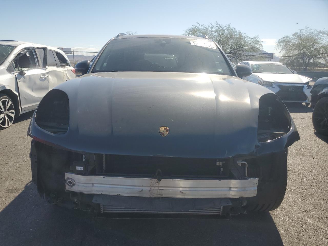 2019 PORSCHE Macan