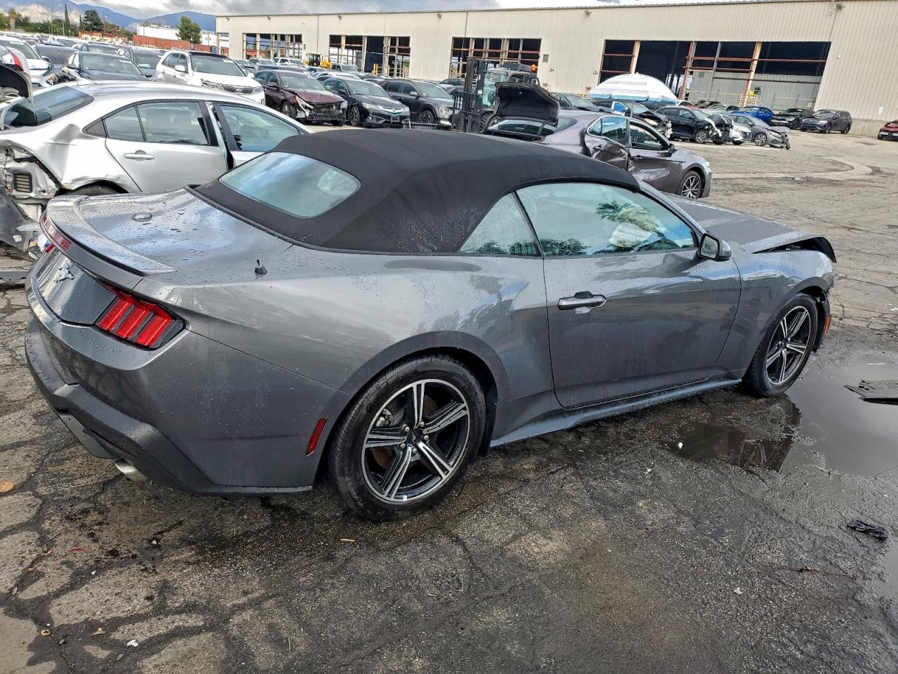 2025 FORD MUSTANG