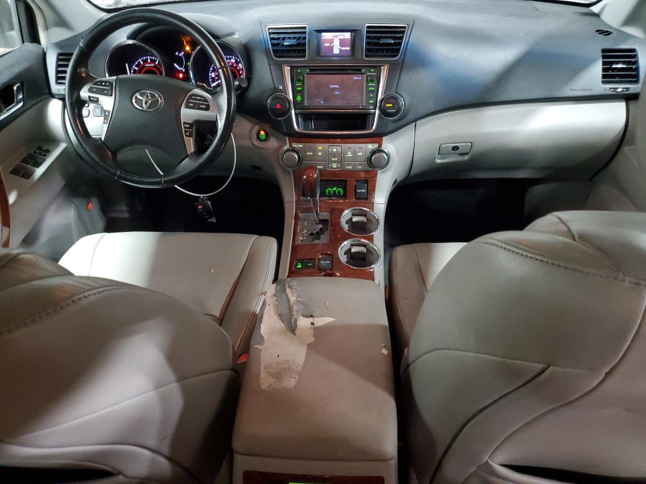 2013 TOYOTA HIGHLANDER