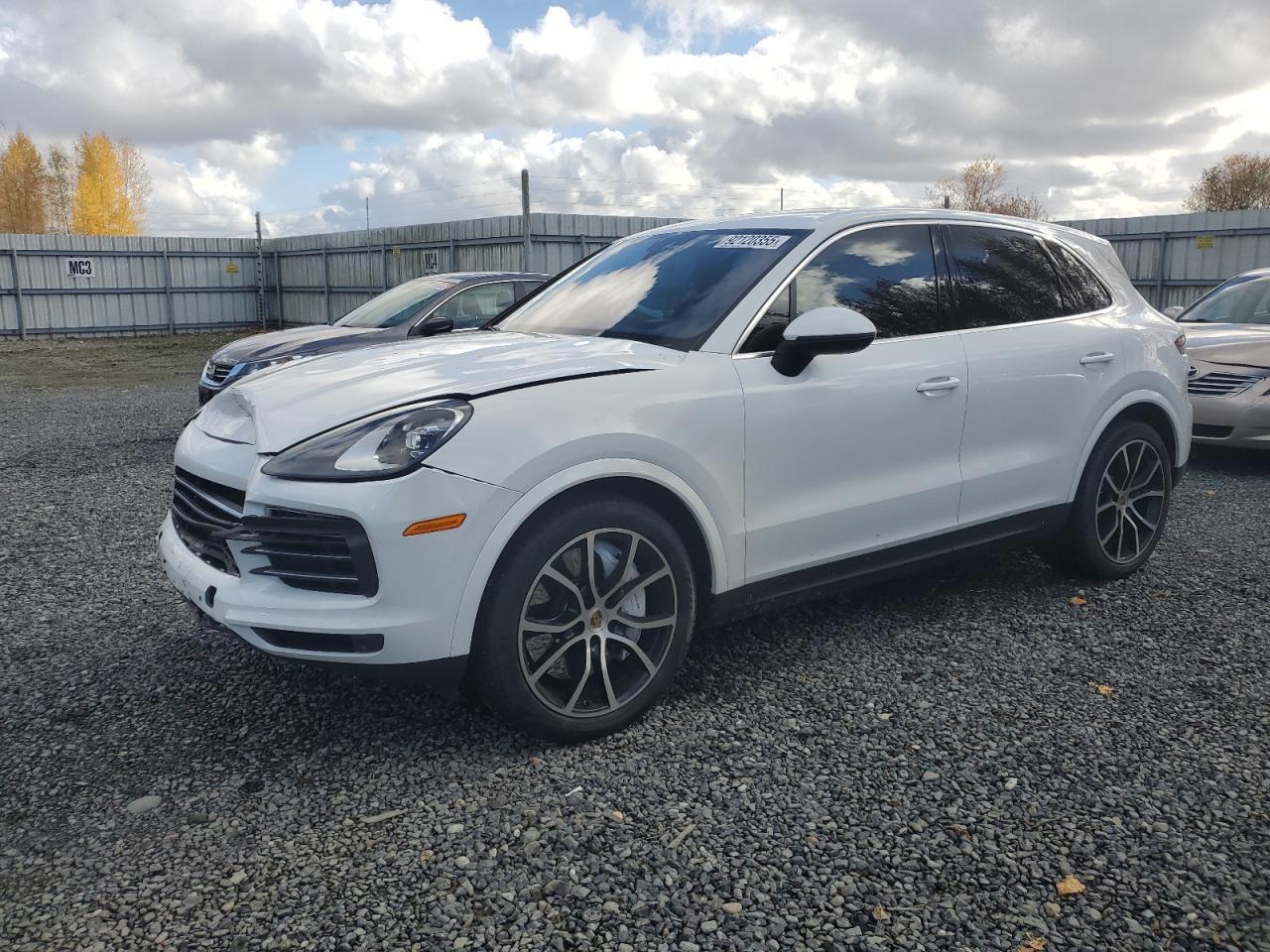 2019 PORSCHE CAYENNE