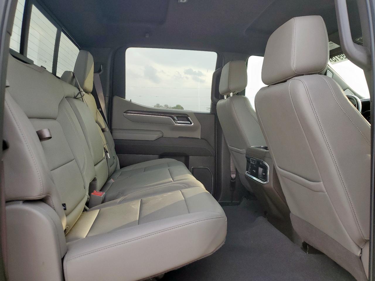 2023 CHEVROLET Silverado