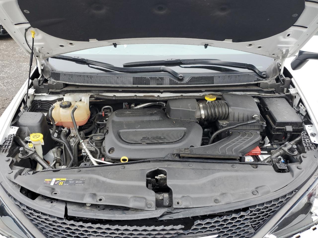 2022 CHRYSLER Voyager