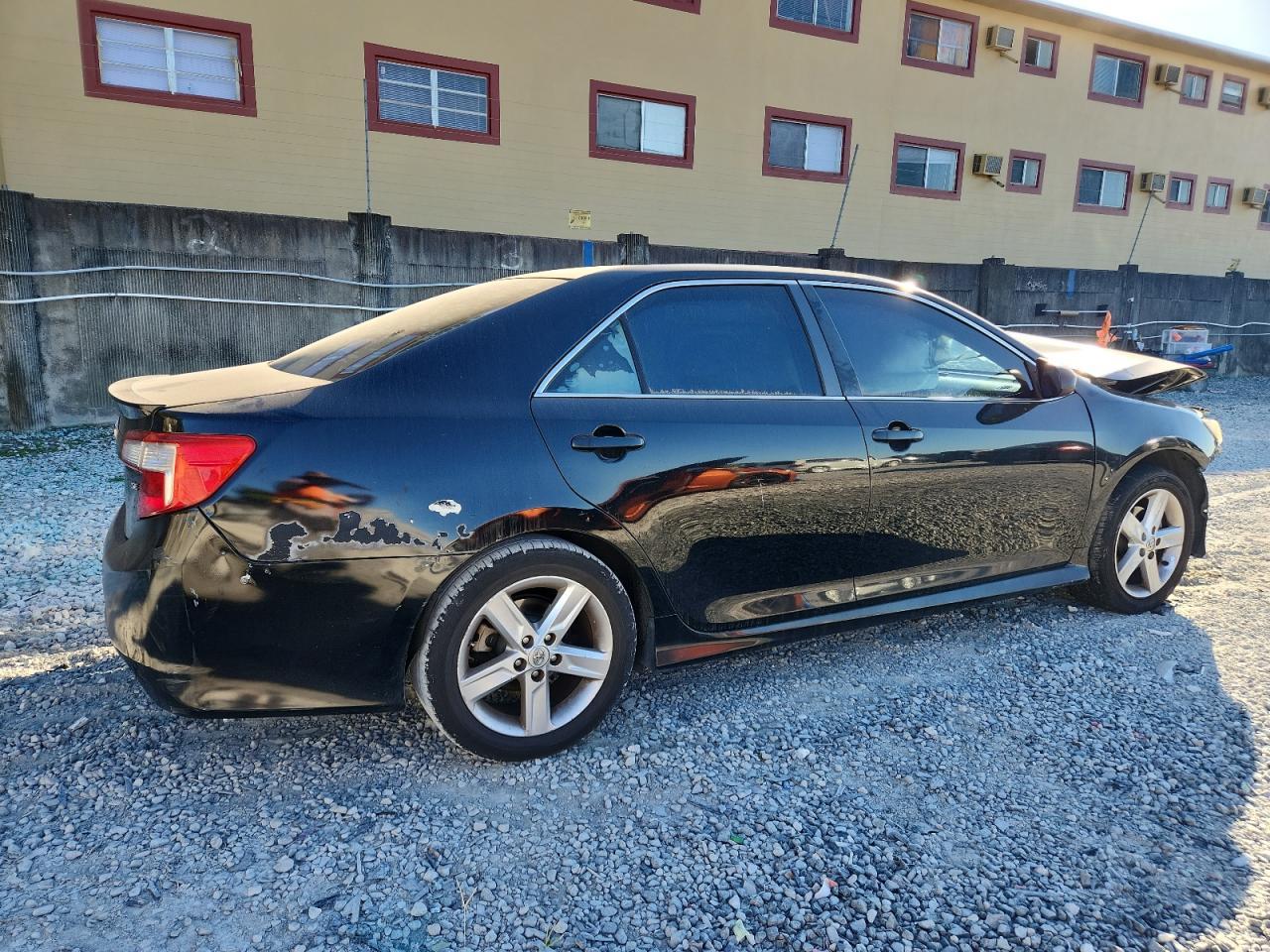 2014 TOYOTA CAMRY