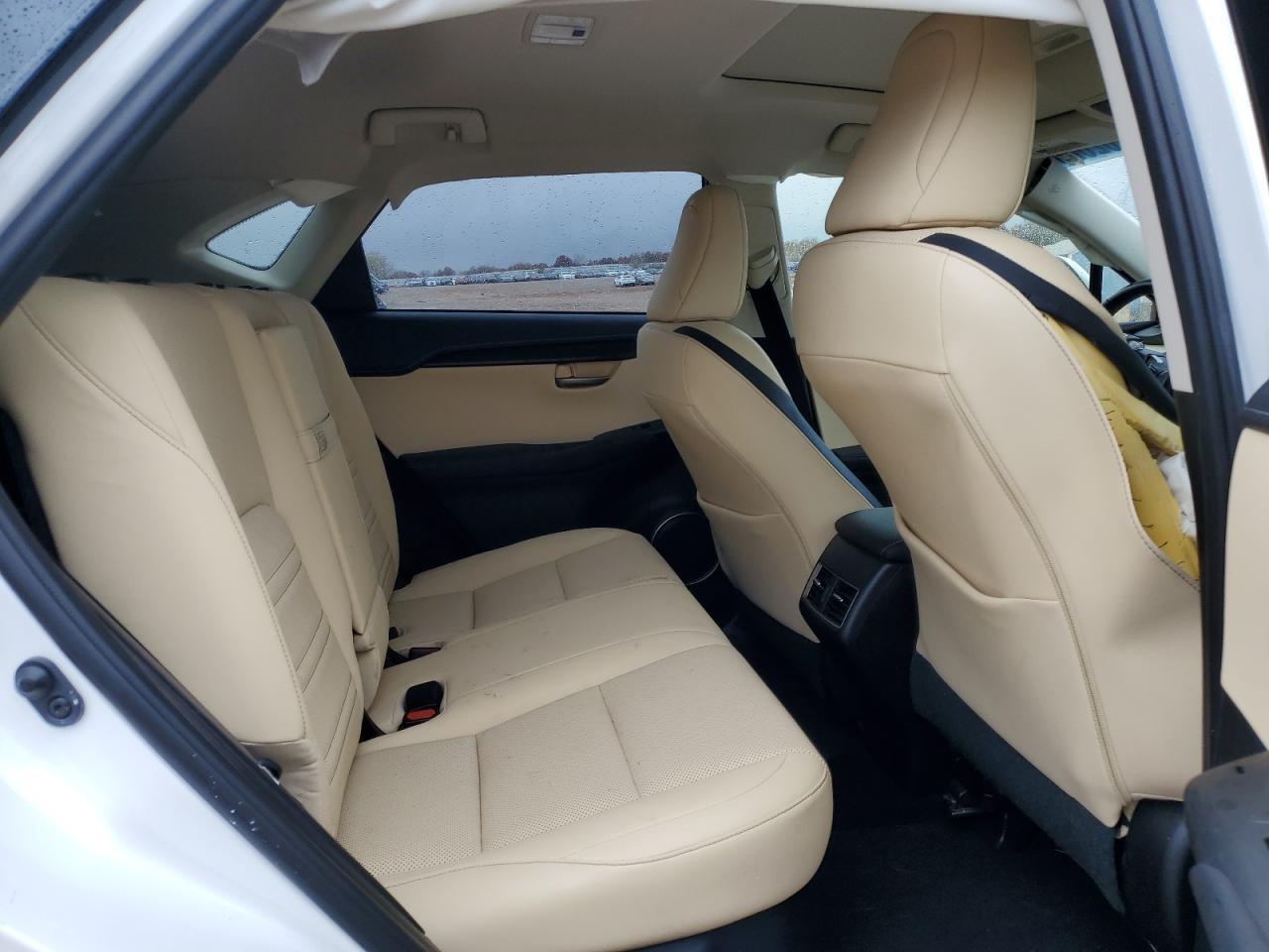 2016 LEXUS NX 200T