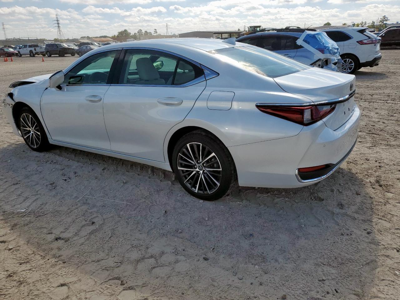 2024 LEXUS ES 250