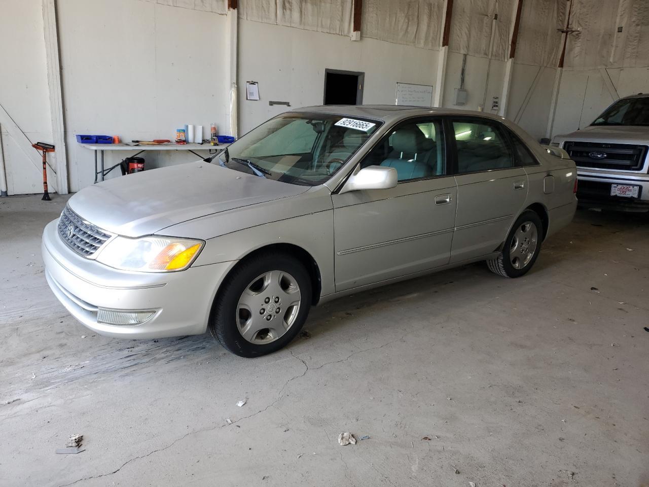 2004 TOYOTA Avalon