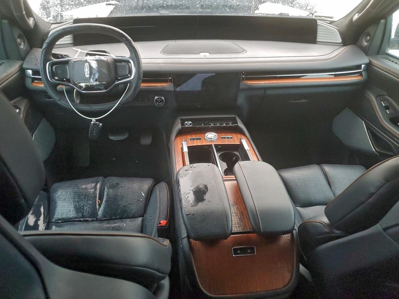 2025 LINCOLN Navigator
